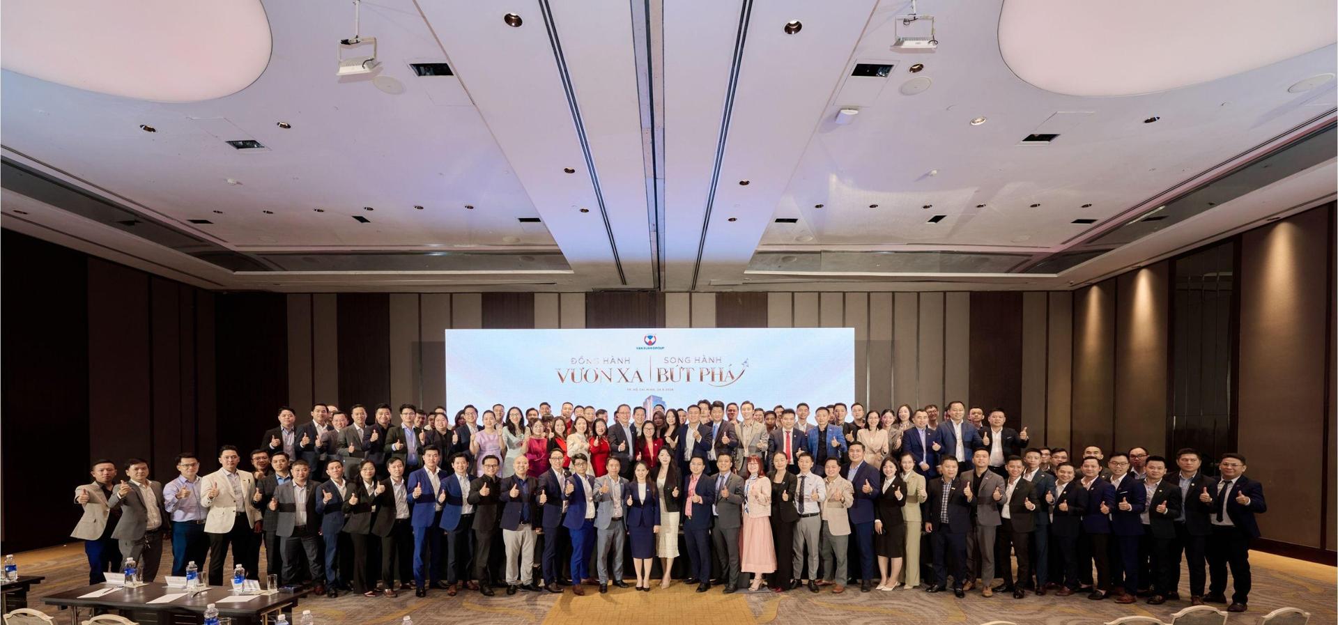 VẠN XUÂN GROUP CEO MEETING RA MẮT DỰ ÁN MỚI “HAPPY ONE ELITE”