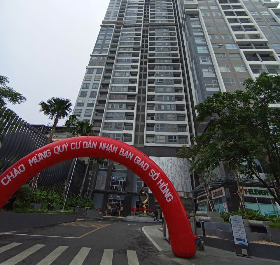 Cổng chào mừng cư dân Happy One Central nhận bàn giao sổ hồng