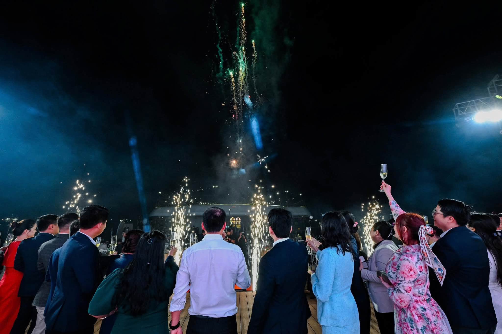 HAPPY ONE ELITE CHÍNH THỨC RA KHƠI CÙNG 22 THỦY THỦ ĐOÀN