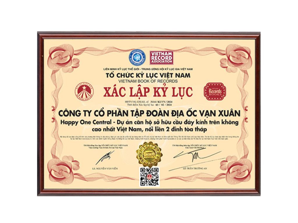 Kỷ lục cầu kính trên không cao nhất Việt Nam
